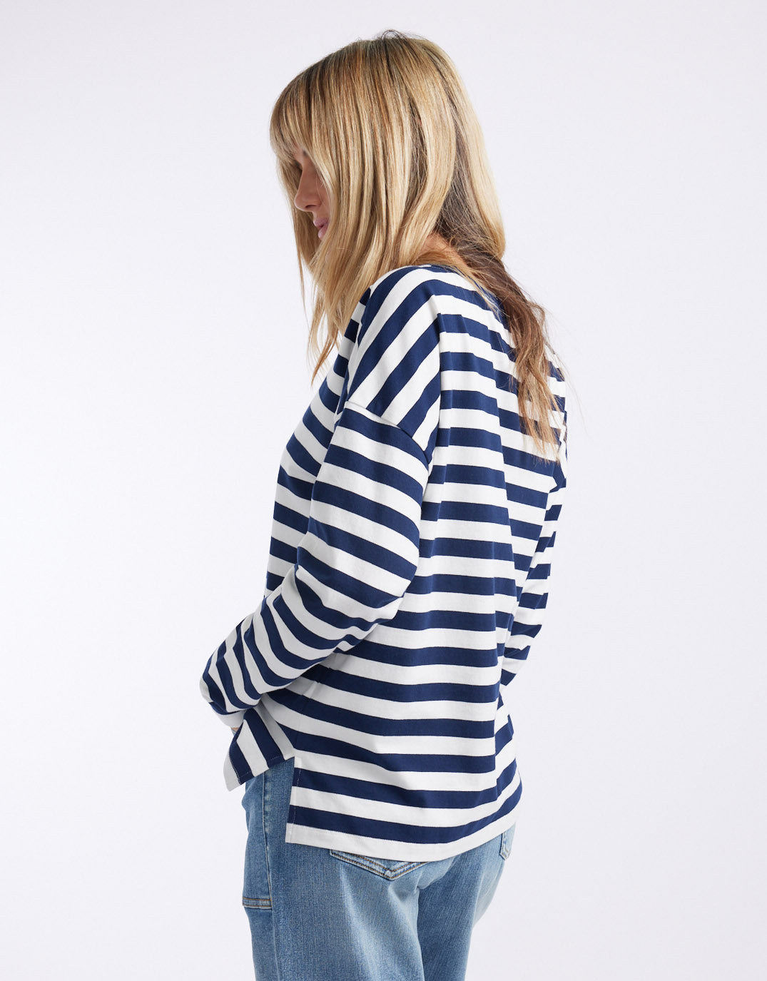 white-co-relaxed-long-sleeve-t-shirt-navy-white-womens-clothing