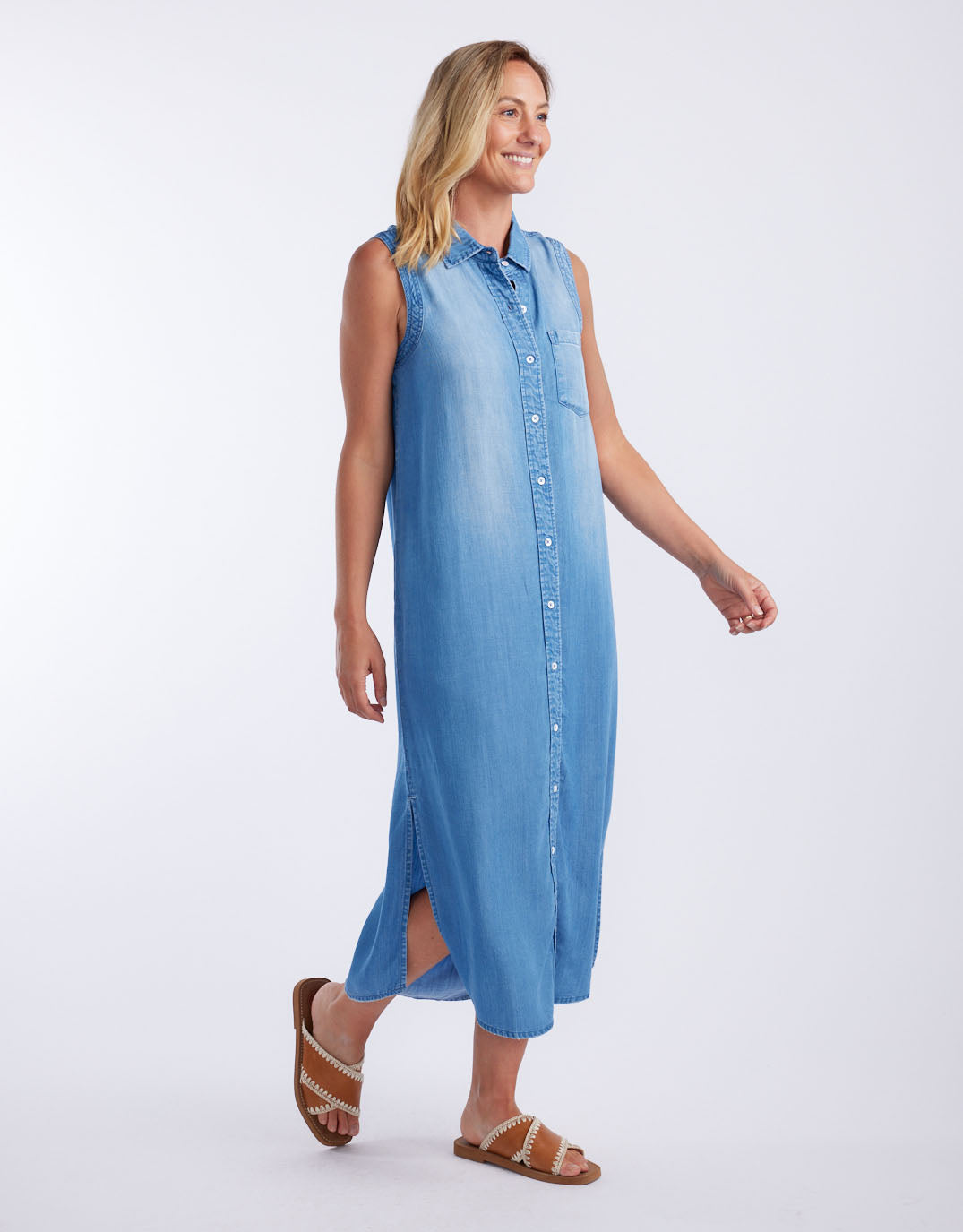 white-co-vintage-denim-sleeveless-dress-mid-wash-womens-clothing