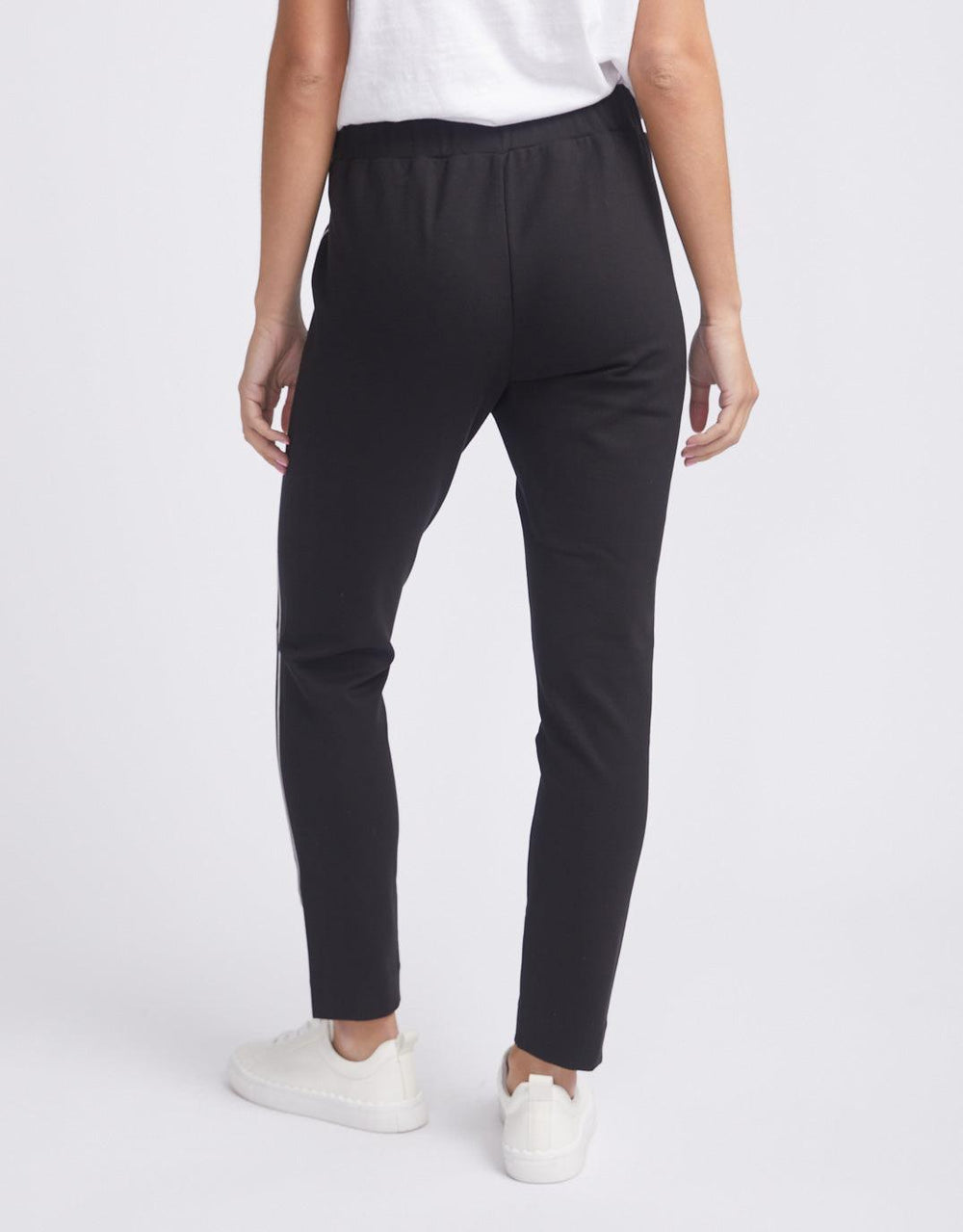 https://whiteandco.store/cdn/shop/products/white-and-co-signature-ponte-pant-black-white-and-co-living-pants-7_1000x.jpg?v=1706656612